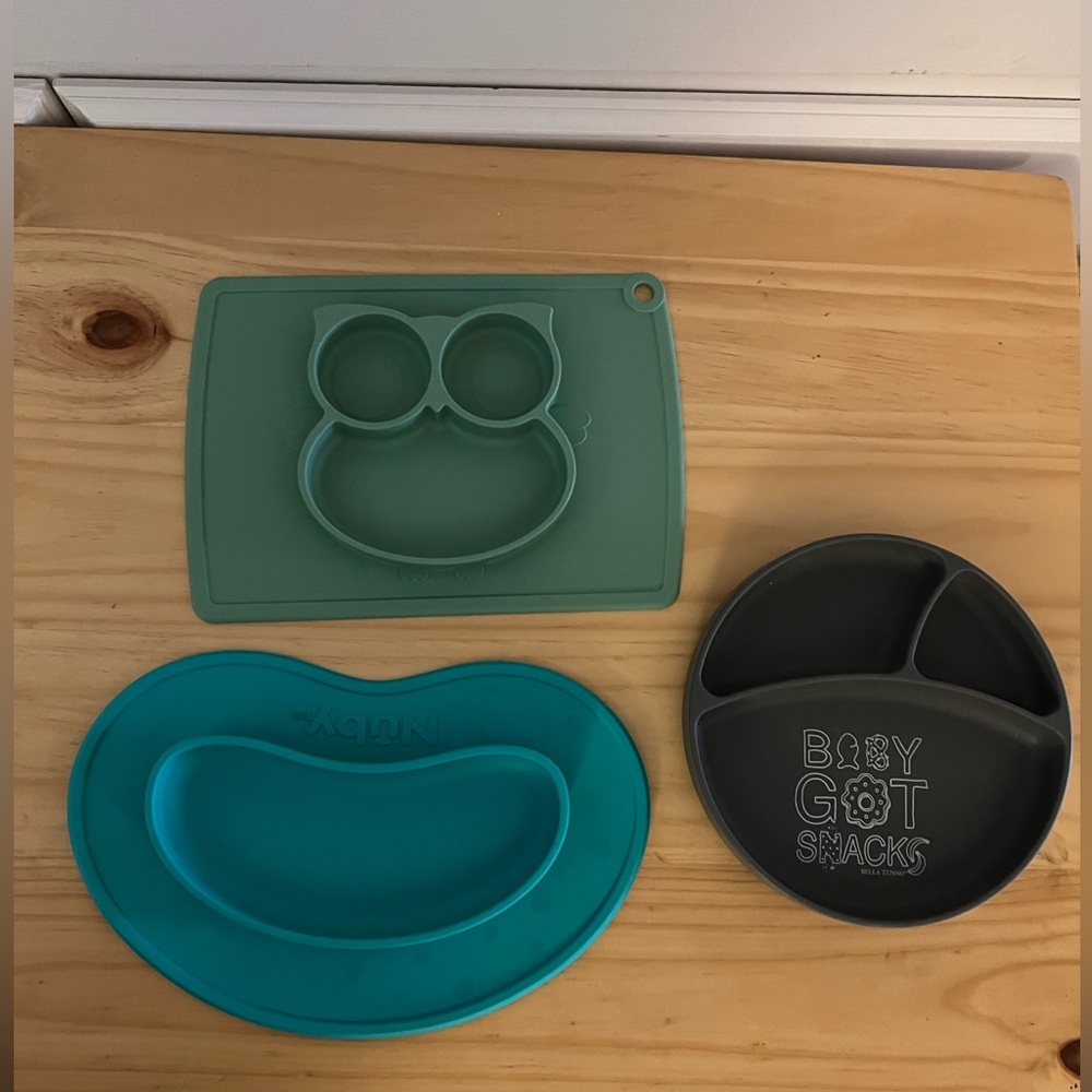 Set of three silicone baby plates. Bella tunno wonder plate, nuby brand